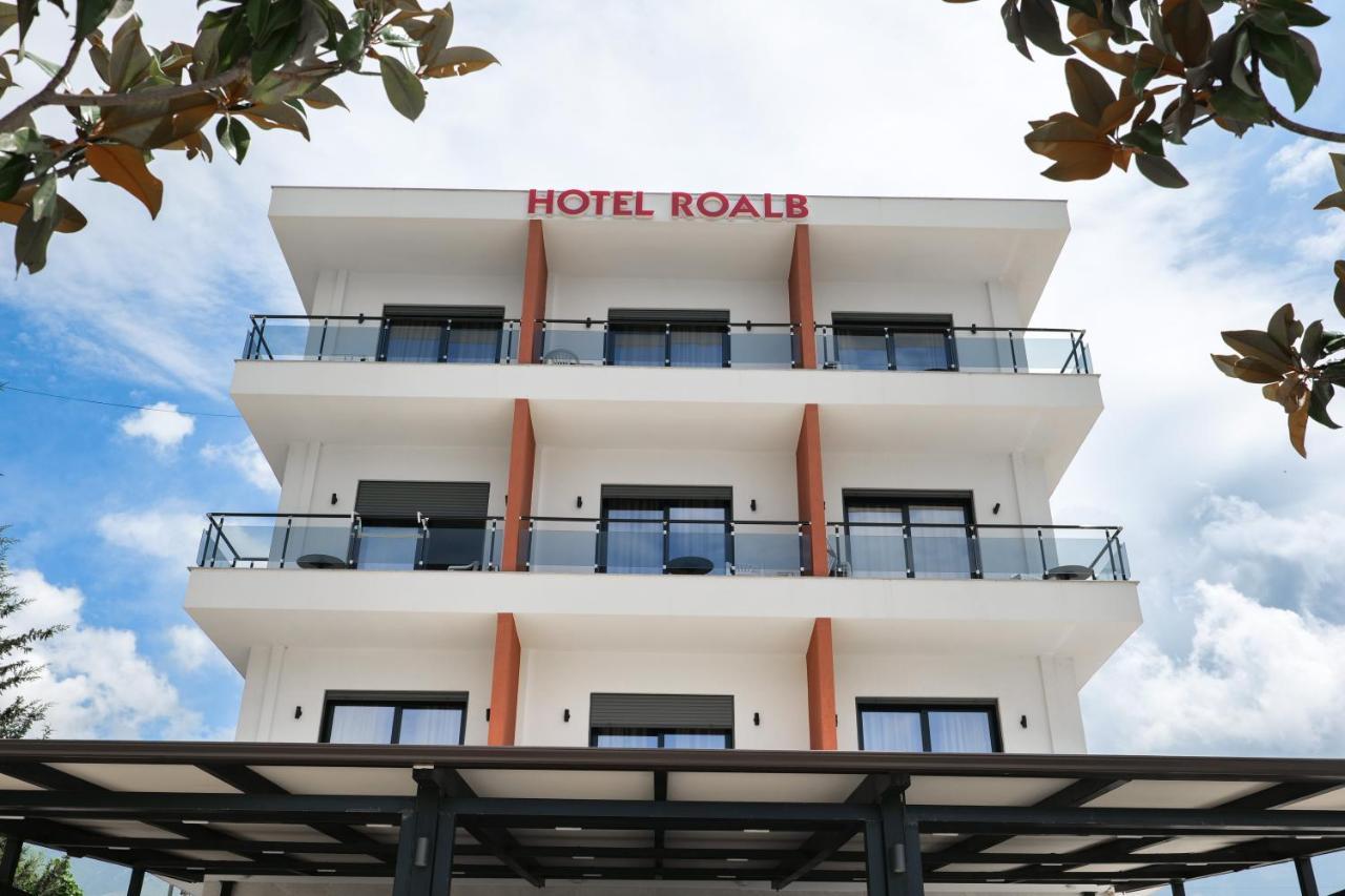 Hotel Roalb Radhimë エクステリア 写真