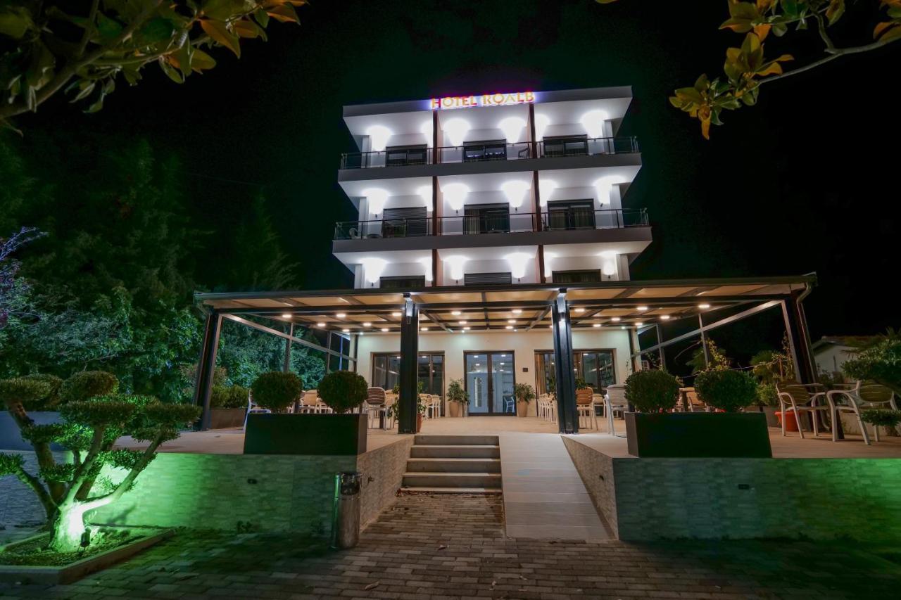 Hotel Roalb Radhimë エクステリア 写真