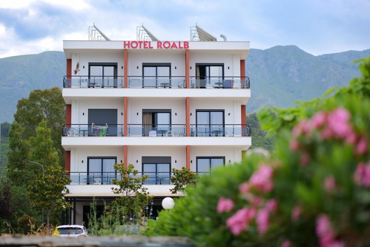 Hotel Roalb Radhimë エクステリア 写真