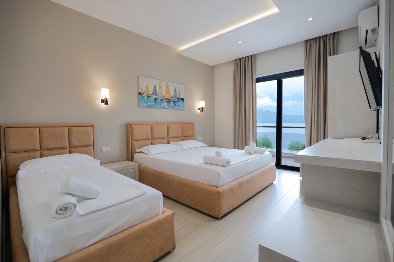 Hotel Roalb Radhimë エクステリア 写真