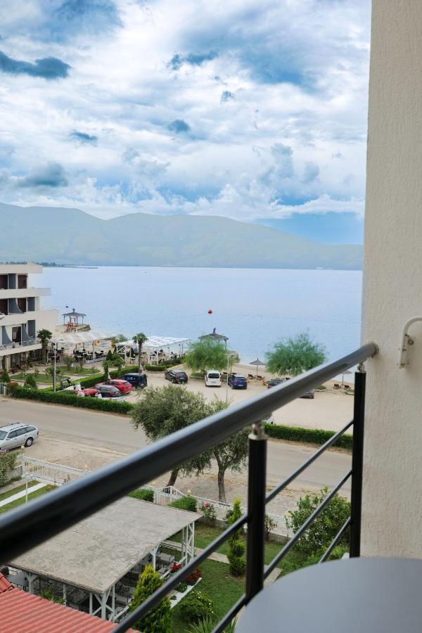 Hotel Roalb Radhimë エクステリア 写真