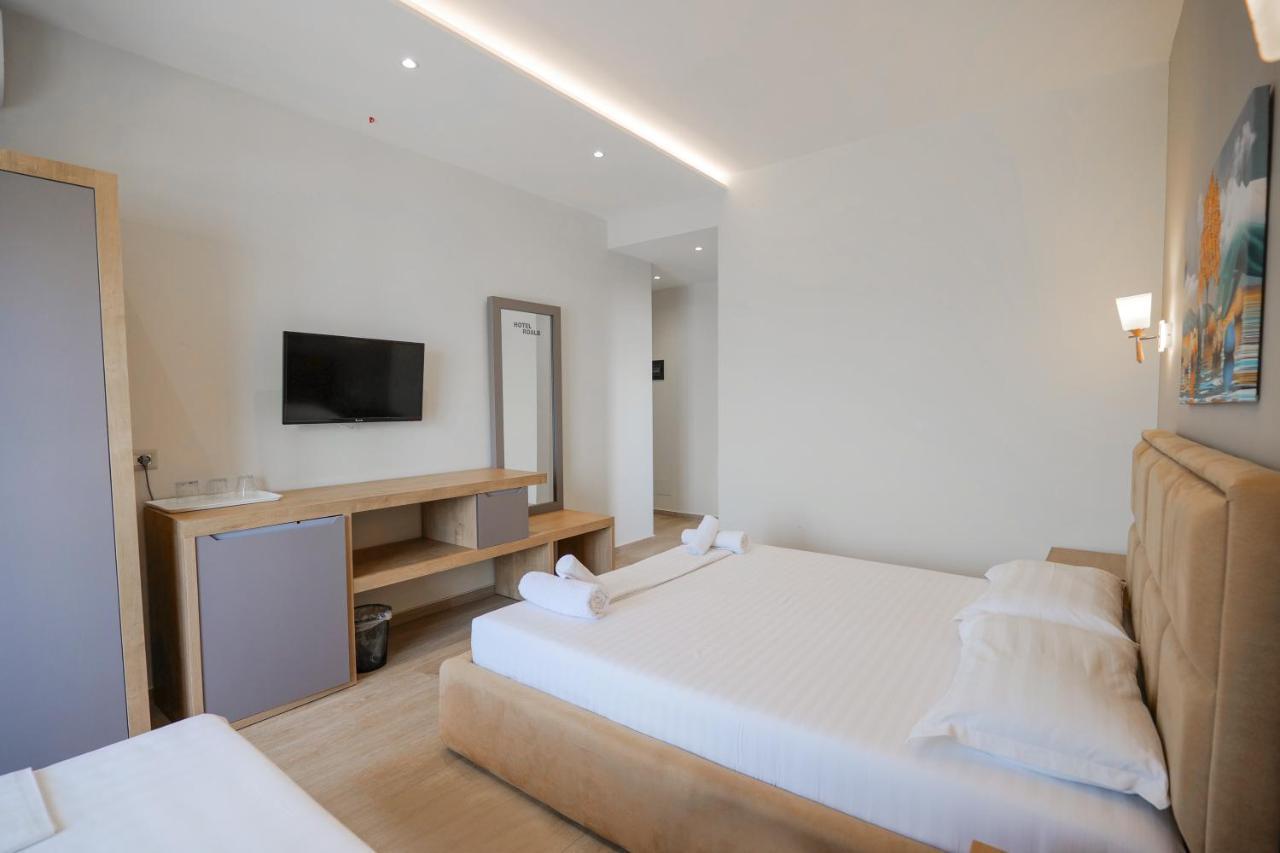 Hotel Roalb Radhimë エクステリア 写真